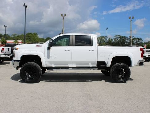 Used 2025 Chevrolet Silverado 2500 LT AWD/4WD image 6