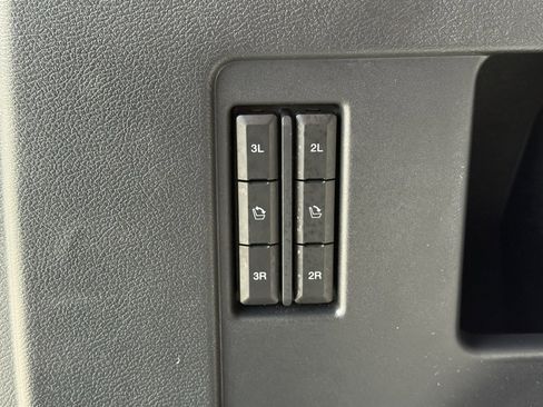 Used 2024 Ford Expedition Limited image 43