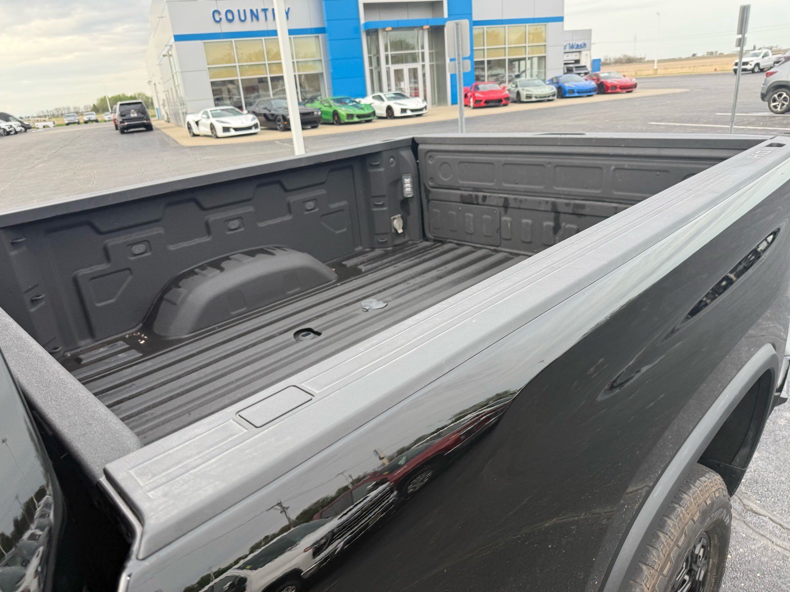 Used 2024 Chevrolet Silverado 2500 LTZ w/ LTZ Plus Package AWD/4WD image 13