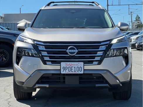 Used 2024 Nissan Rogue SL w/ SL Premium Package AWD/4WD image 2
