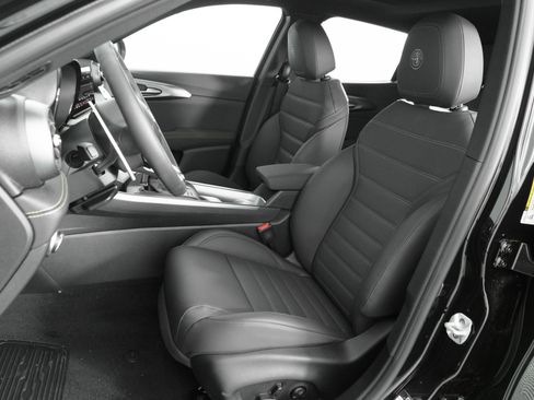 New 2025 Alfa Romeo Tonale w/ Premium Package image 26