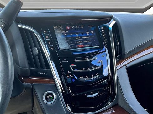 Used 2015 Cadillac Escalade ESV Premium AWD/4WD image 9