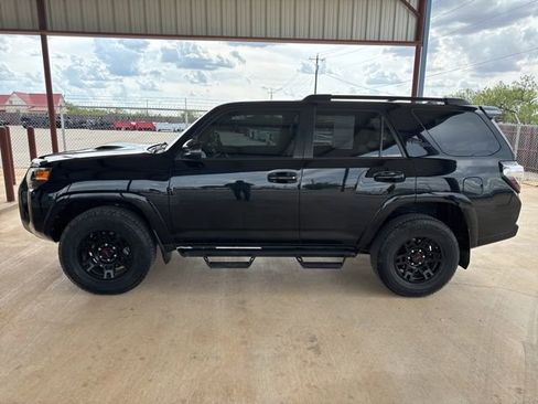 Used 2021 Toyota 4Runner TRD Off-Road Premium w/ Moonroof Package AWD/4WD image 4