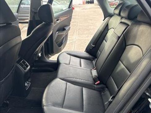 Used 2019 Kia Cadenza Premium image 17