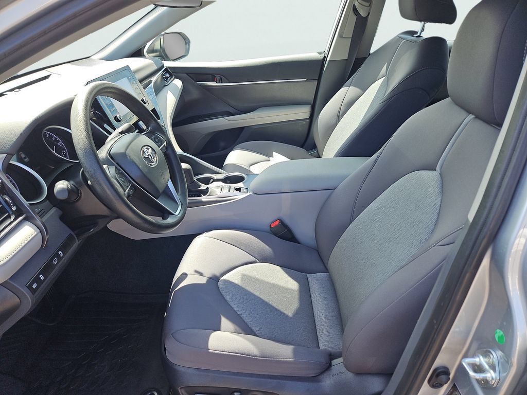 Used 2023 Toyota Camry LE AWD/4WD image 26