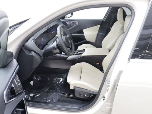 Used 2025 BMW X3 xDrive30i AWD/4WD image 6