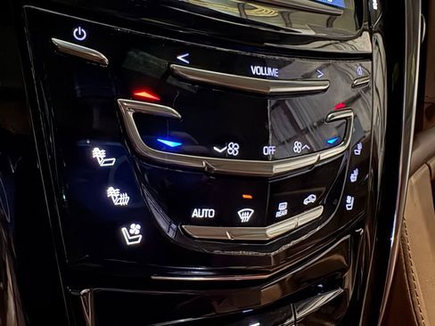 Used 2016 Cadillac Escalade Platinum image 39