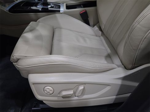 Certified 2025 Audi Q5 2.0T Premium Plus w/ Premium Plus Package image 29