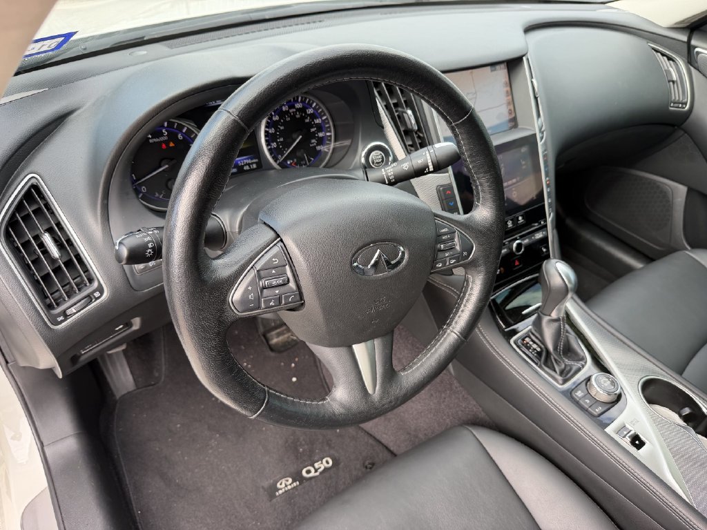 Used 2016 INFINITI Q50 3.0t Premium w/ 3.0T Premium Plus Package RWD image 14