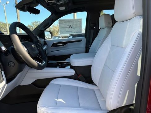 New 2026 Chevrolet Suburban Premier RWD image 21