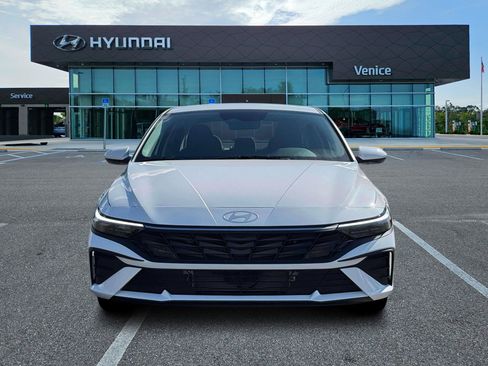 New 2026 Hyundai Elantra Hybrid FWD image 12