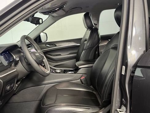 Used 2023 Jeep Grand Cherokee Limited w/ Black Appearance Package RWD image 21