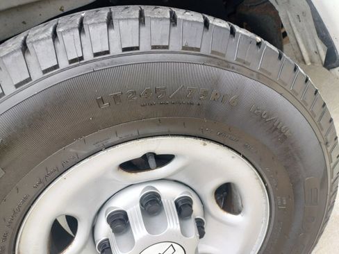 Used 2017 Chevrolet Express 2500 LS image 15