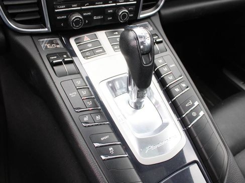 Used 2011 Porsche Panamera image 18