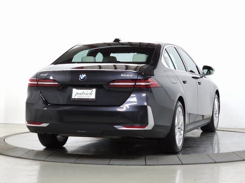 Certified 2025 BMW 530i xDrive image 12