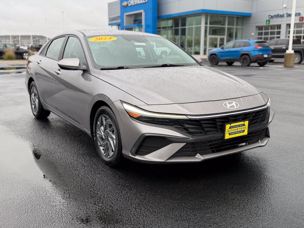Used 2024 Hyundai Elantra SEL FWD image 5