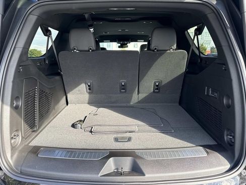 New 2026 Chevrolet Suburban Premier RWD image 12