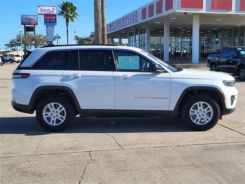 Used 2023 Jeep Grand Cherokee Laredo w/ Luxury Tech Group I image 17