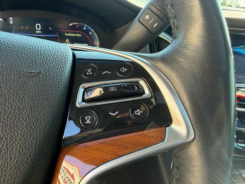 Used 2019 Cadillac Escalade ESV Luxury RWD image 38