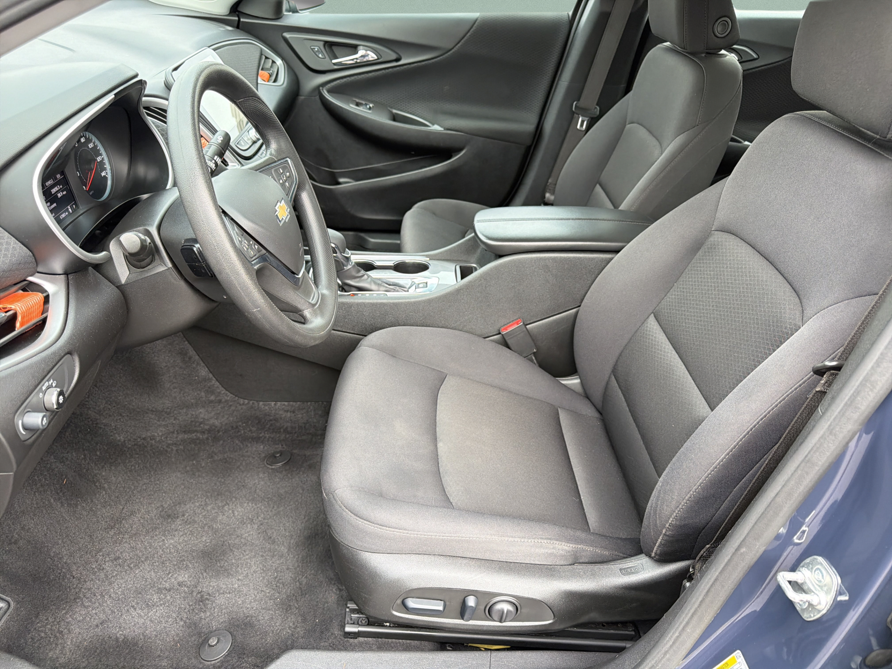 Used 2025 Chevrolet Malibu LT FWD image 30