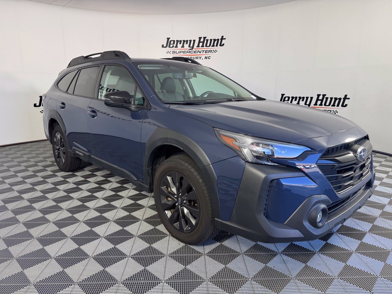Used 2025 Subaru Outback Onyx Edition AWD/4WD image 6