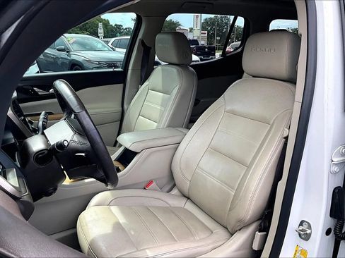 Used 2018 GMC Acadia Denali w/ Technology Package FWD image 5
