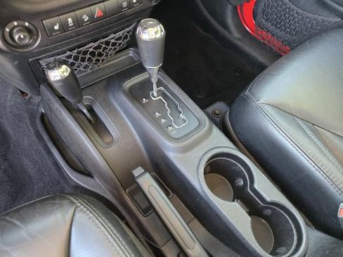 Used 2014 Jeep Wrangler Unlimited Sahara AWD/4WD image 14