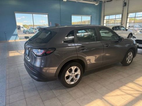 Used 2023 Honda HR-V LX image 2