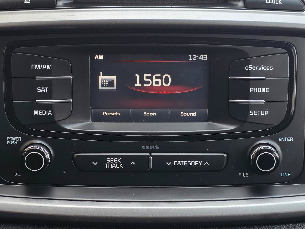 Used 2016 Kia Sorento AWD w/ LX Convenience Package image 19