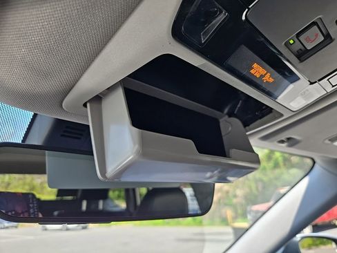 Used 2025 Toyota Grand Highlander AWD image 39