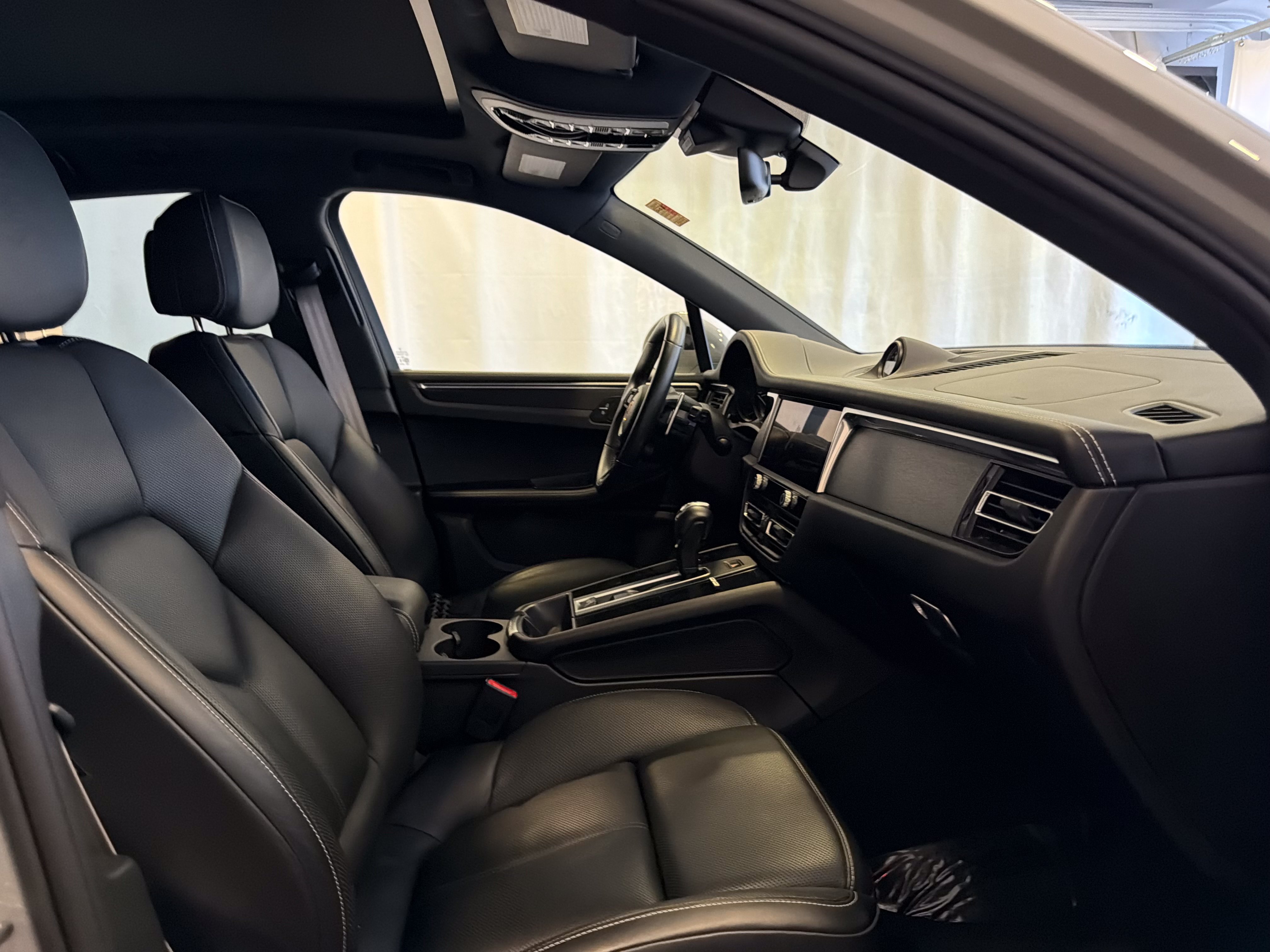 Certified 2024 Porsche Macan GTS AWD/4WD image 16