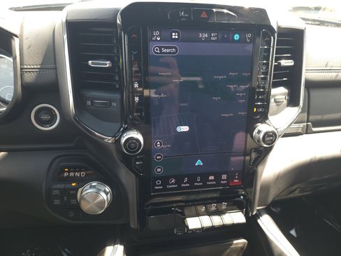 Used 2025 RAM 1500 Laramie AWD/4WD image 19