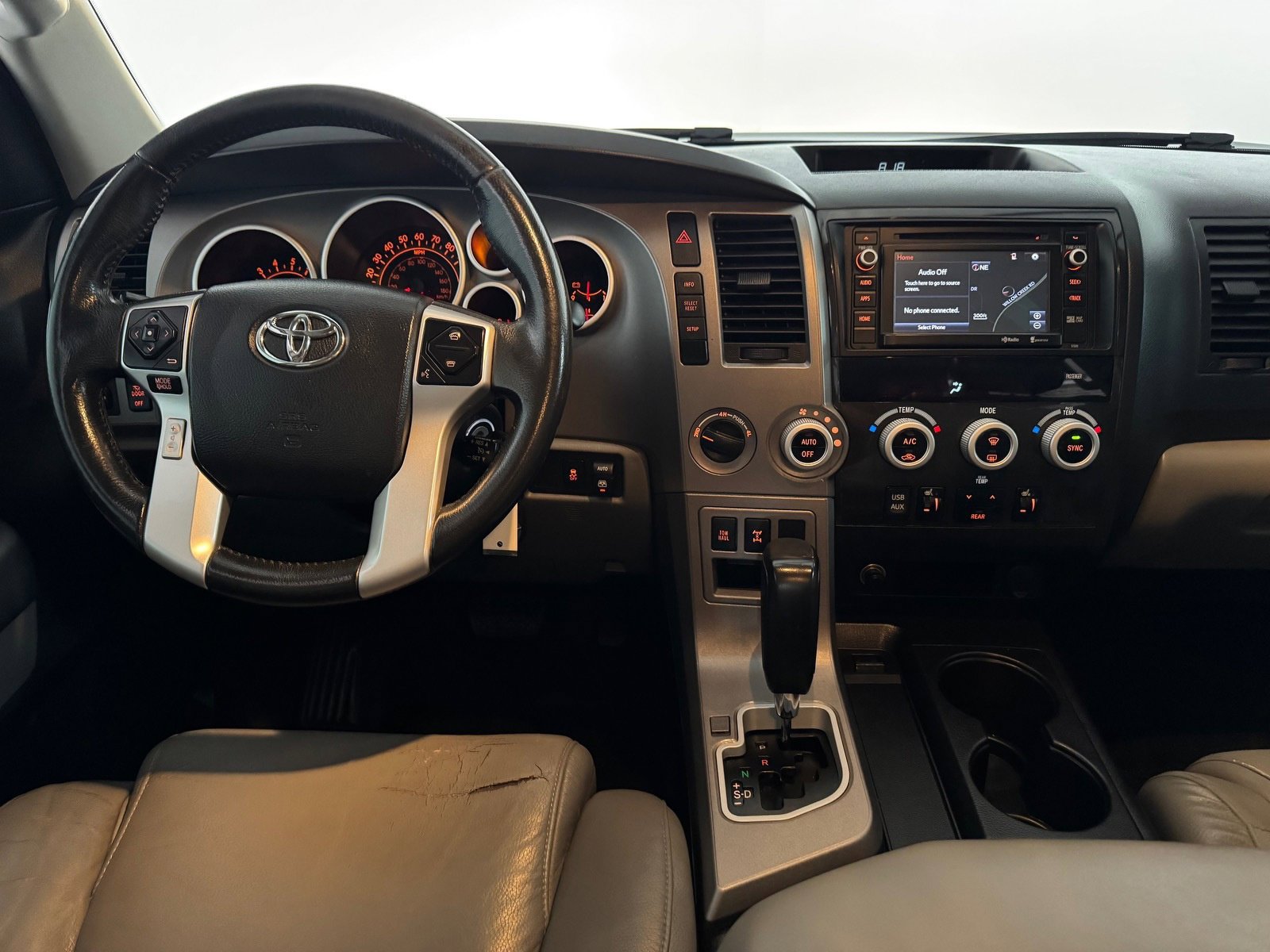 Used 2014 Toyota Sequoia SR5 w/ Premium Package AWD/4WD image 31