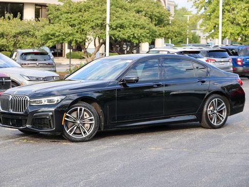 Used 2020 BMW 750i xDrive w/ Executive Package AWD/4WD image 25