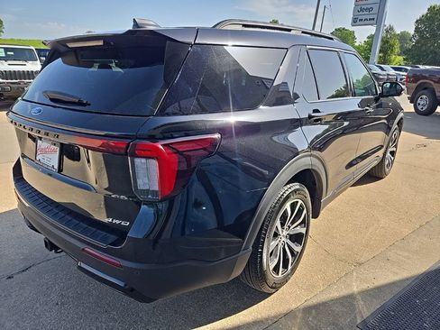 Used 2025 Ford Explorer ST-Line AWD/4WD image 11