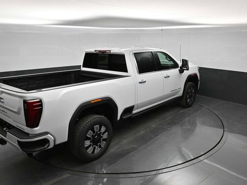 New 2026 GMC Sierra 2500 Denali w/ Denali Reserve Package AWD/4WD image 32