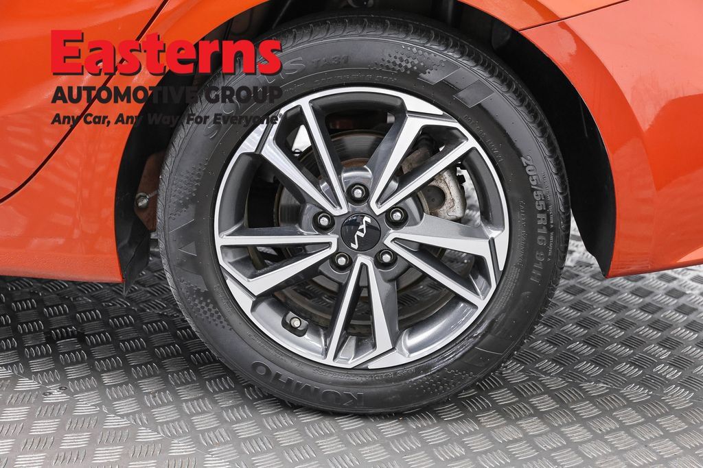 Used 2023 Kia Forte LXS w/ LXS Technology Package FWD image 34