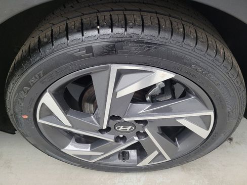 Used 2024 Hyundai Elantra SEL w/ Convenience Package FWD image 31