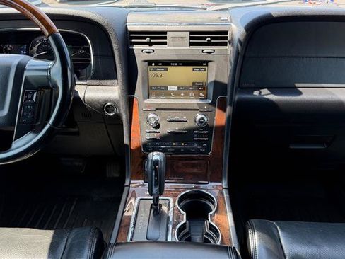 Used 2016 Lincoln Navigator L Select AWD/4WD image 23