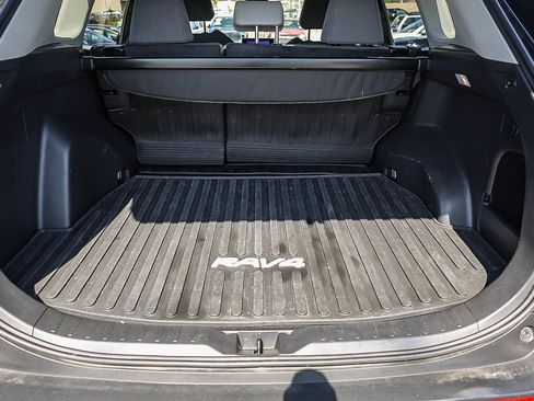 Used 2025 Toyota RAV4 XLE FWD image 26
