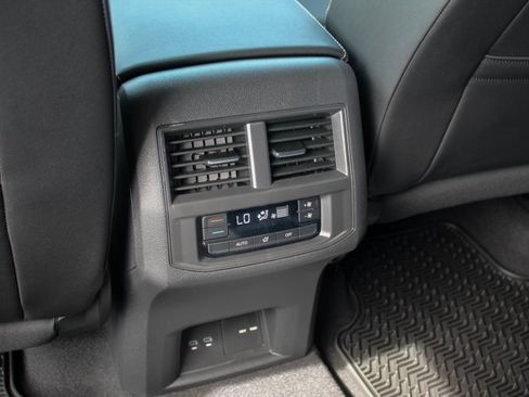 Used 2023 Volkswagen Atlas SEL image 26