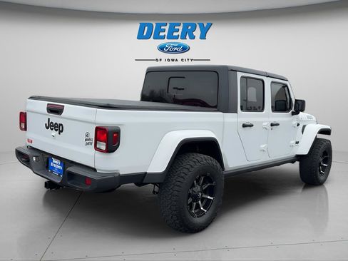 Used 2021 Jeep Gladiator Sport AWD/4WD image 7