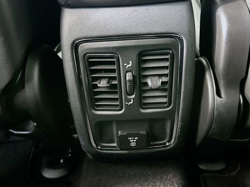 Used 2019 Jeep Grand Cherokee Altitude RWD image 21