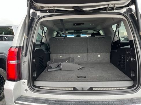 Used 2018 Chevrolet Suburban Premier AWD/4WD image 5