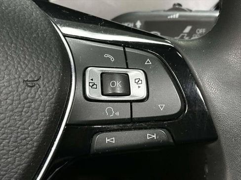 Used 2022 Volkswagen Passat 2.0T SE FWD image 22