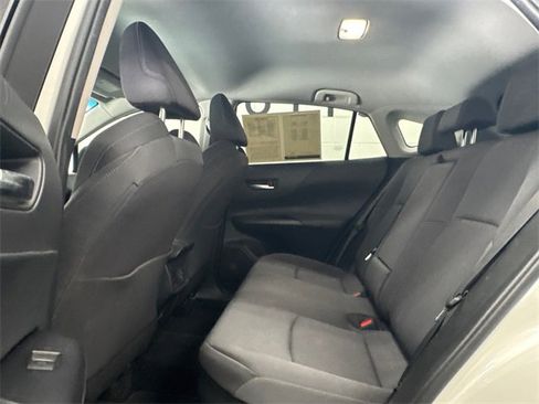 Used 2021 Toyota Venza LE image 21