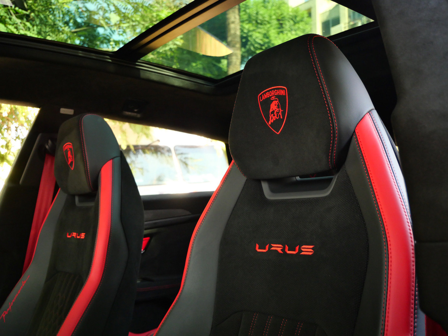 Used 2024 Lamborghini Urus Performante AWD/4WD image 17