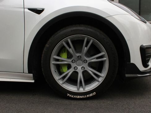 Used 2021 Tesla Model Y Long Range AWD/4WD image 4