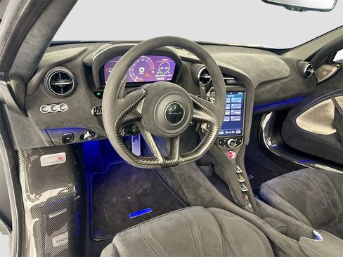 Used 2018 McLaren 720S image 9