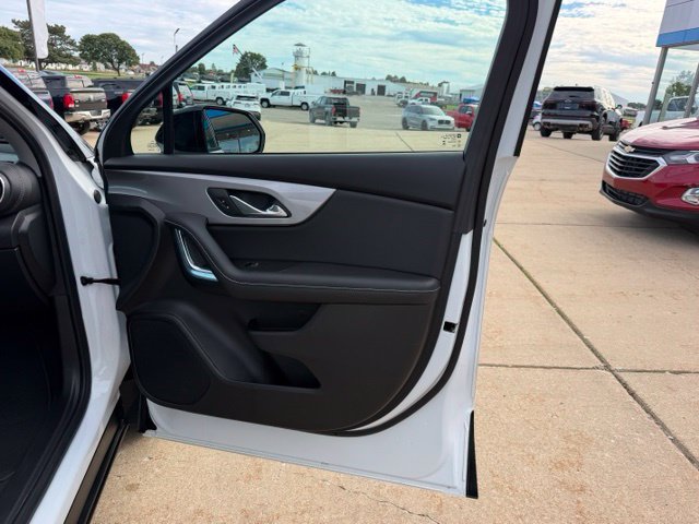 Certified 2024 Chevrolet Blazer LT w/ Convenience Package AWD/4WD image 35